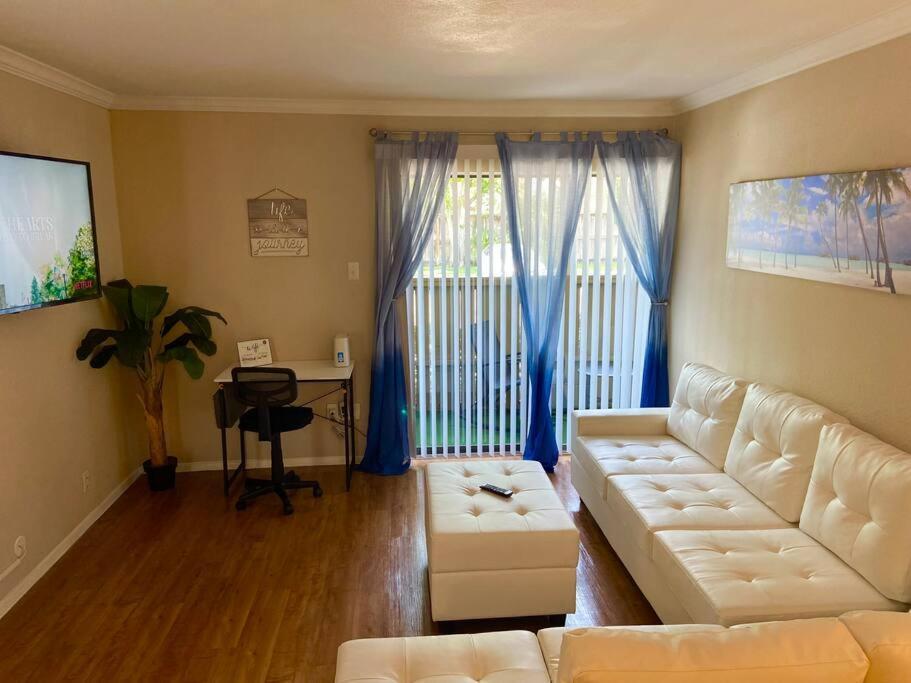 Lux & Lax Rental Homes Хьюстон Экстерьер фото
